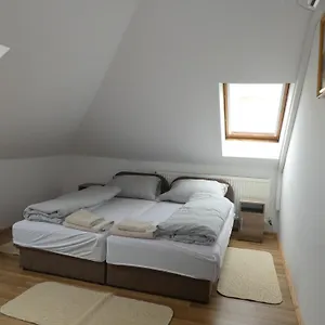 Apartman Halasi Szallashely 